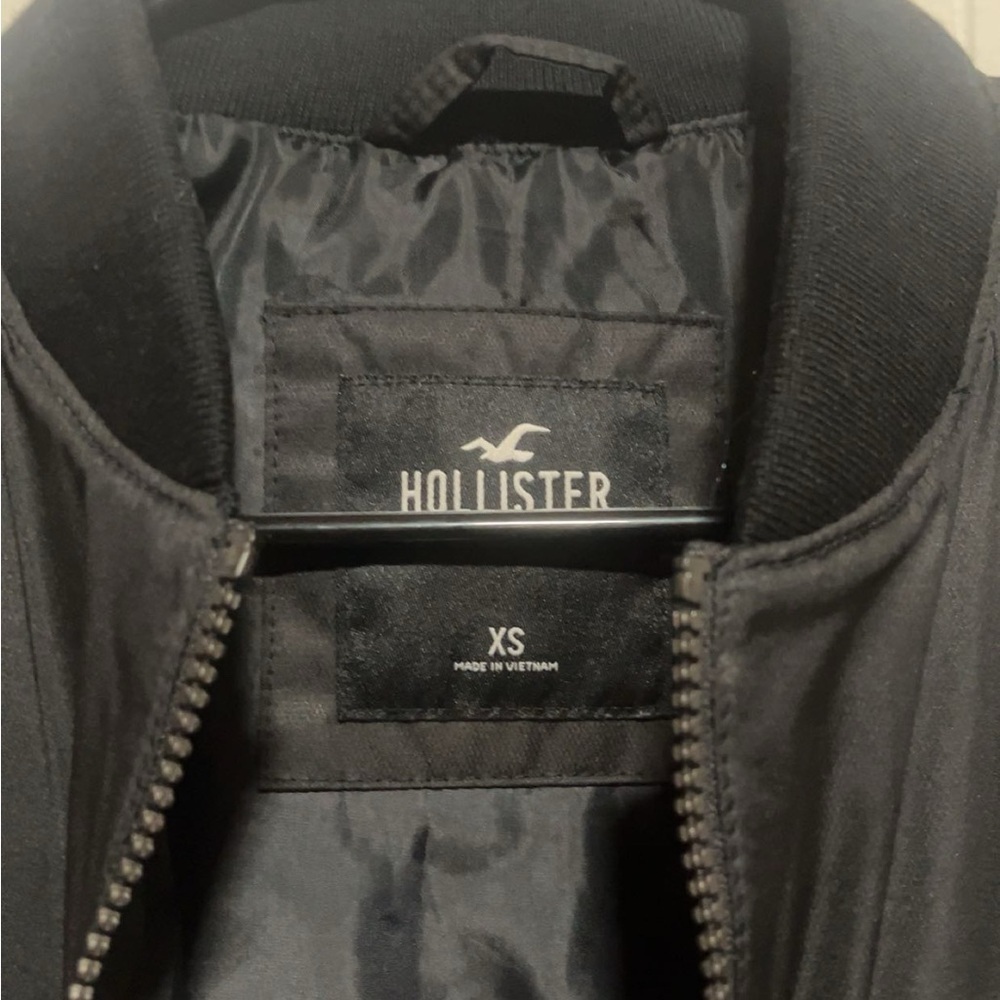 Hollister Black Zip-Up Bomber with Logo Patch - Picture 2 of 2